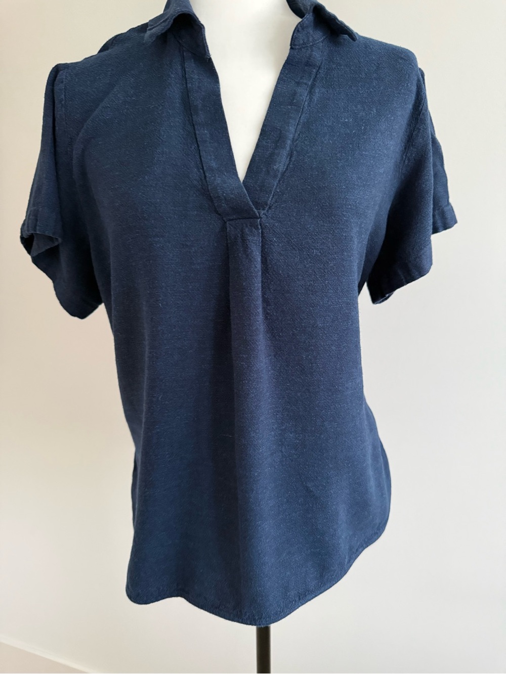Banana Republic Navy Short-Sleeve V-Neck Collared Top Linen Blend